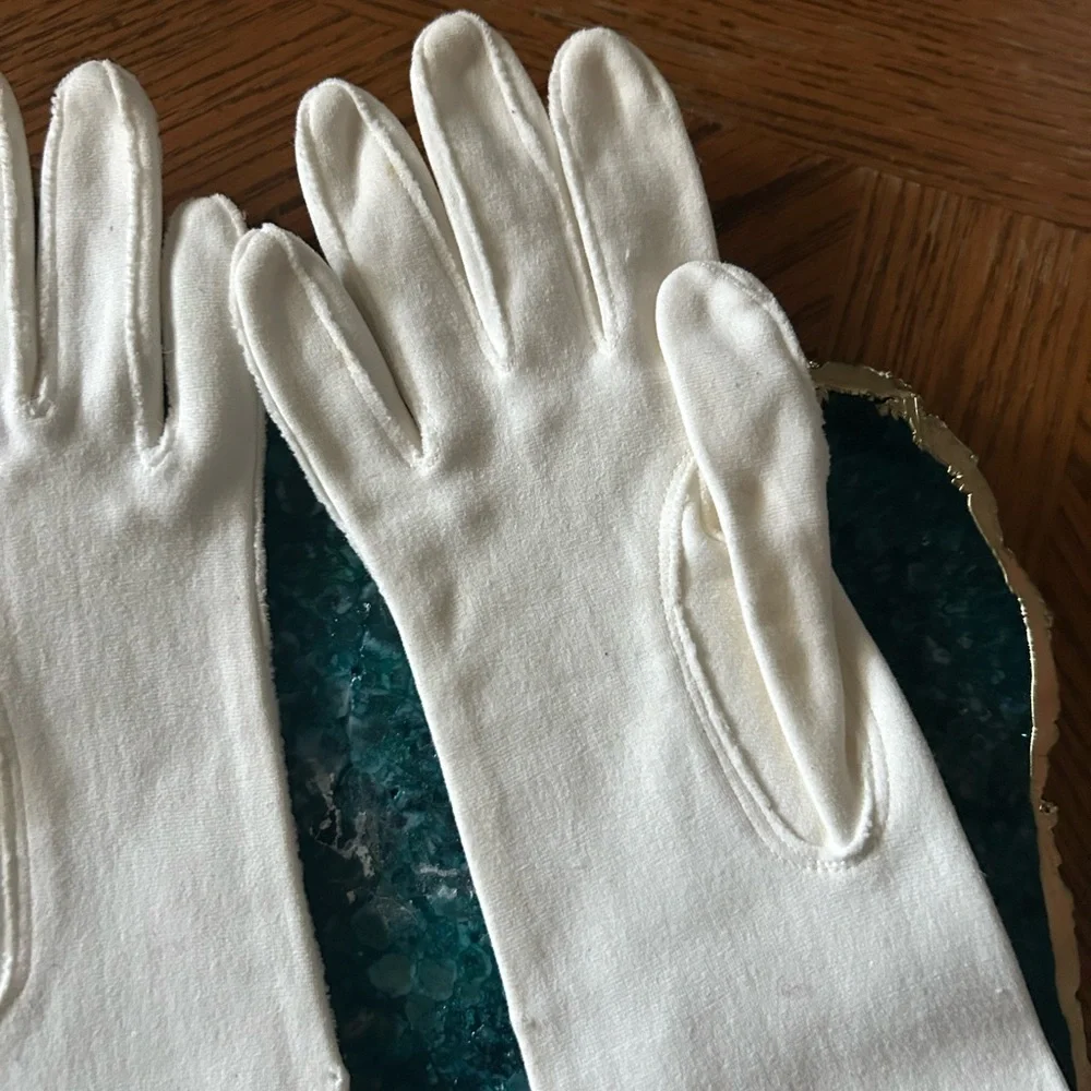 Vintage White 3/4 Length Gloves